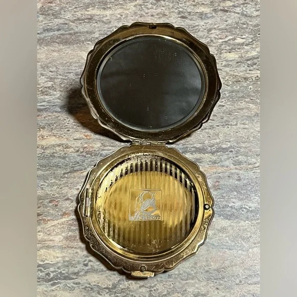 Vintage Stratton Romantic Sermon Makeup Compact - Picture 7 of 13